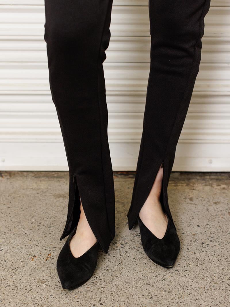 予約【YENN】FRONT SLIT LEGGINGS　[Y243-31052]