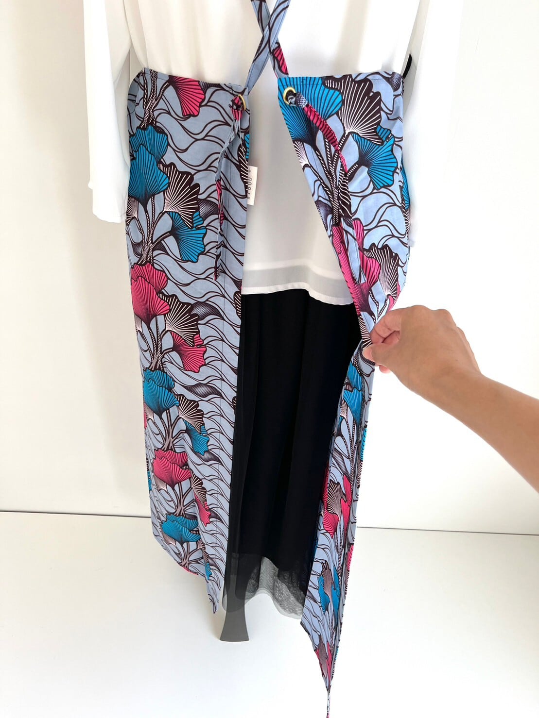 アフリカ布のナチュラルエプロン 銀杏リーフ/グレー | lalaproducts