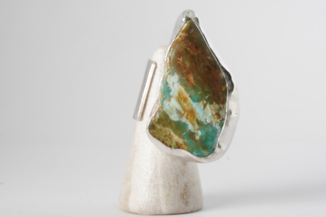 Too Big Primitive Ring "kouya"