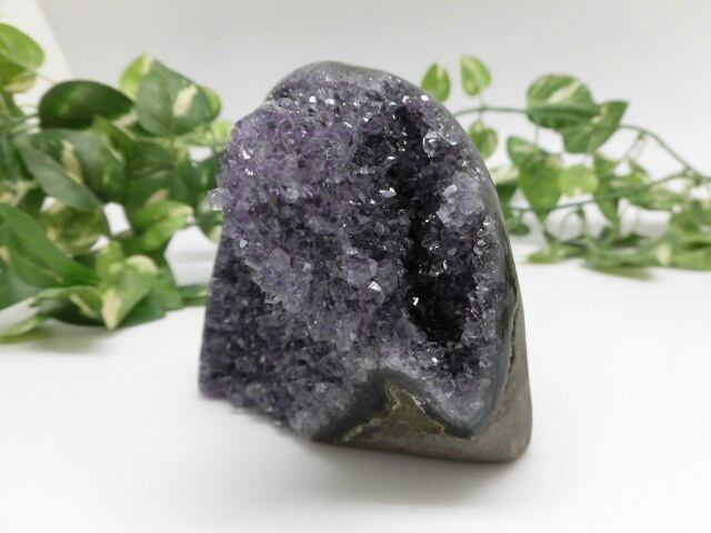 【送料無料】【高品質】 ウルグアイ産アメジスト no.6