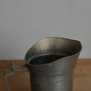 Pewter Measure Cup / ピューター メジャーカップ 〈ツールスタンド・ペン立て・花器・一輪挿し・アンティーク・ヴィンテージ〉112552