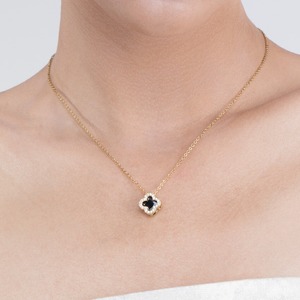 ペンダント おしゃれ キラキラ 四葉 クローバー レディースネックレス