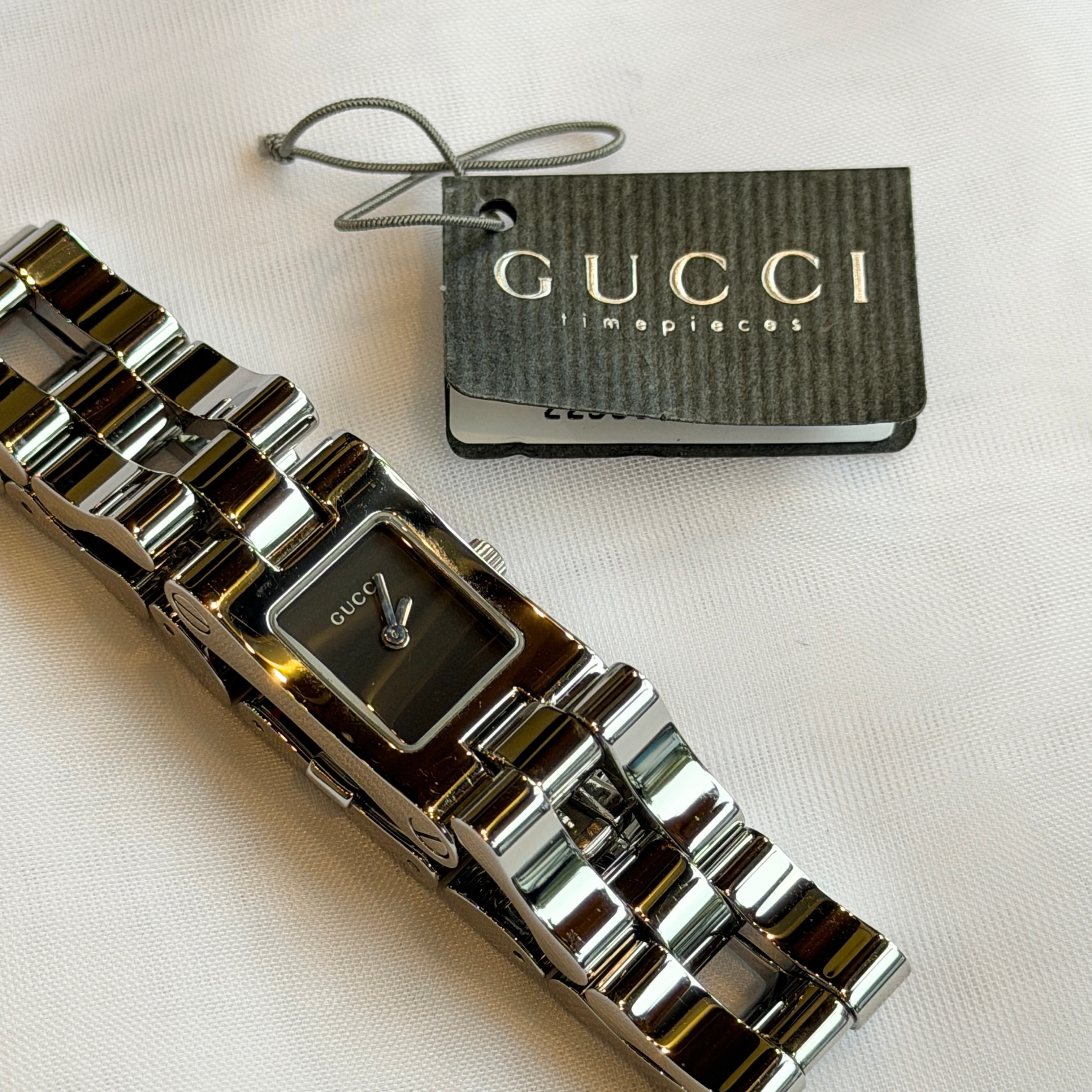 ✨GUCCI✨グッチ✨2305L✨ブラック文字盤✨シルバー✨ヴィンテージ✨腕時計 GUCCI 2305L watch | CHIMI VINTAGE