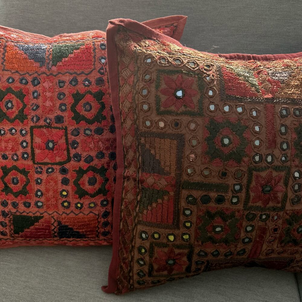 クッションカバー 手刺繍 ミラーワーク A | アジアの手仕事雑貨cocowa