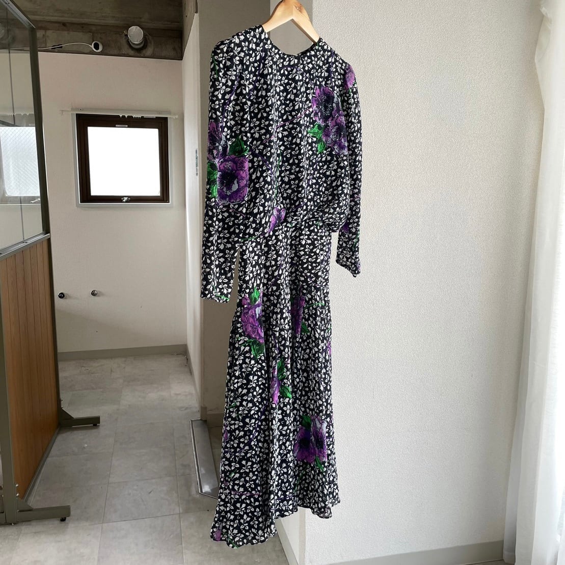 flower onepiece ｜ 花柄 オケージョン ワンピース 紫 長袖 モノトーン