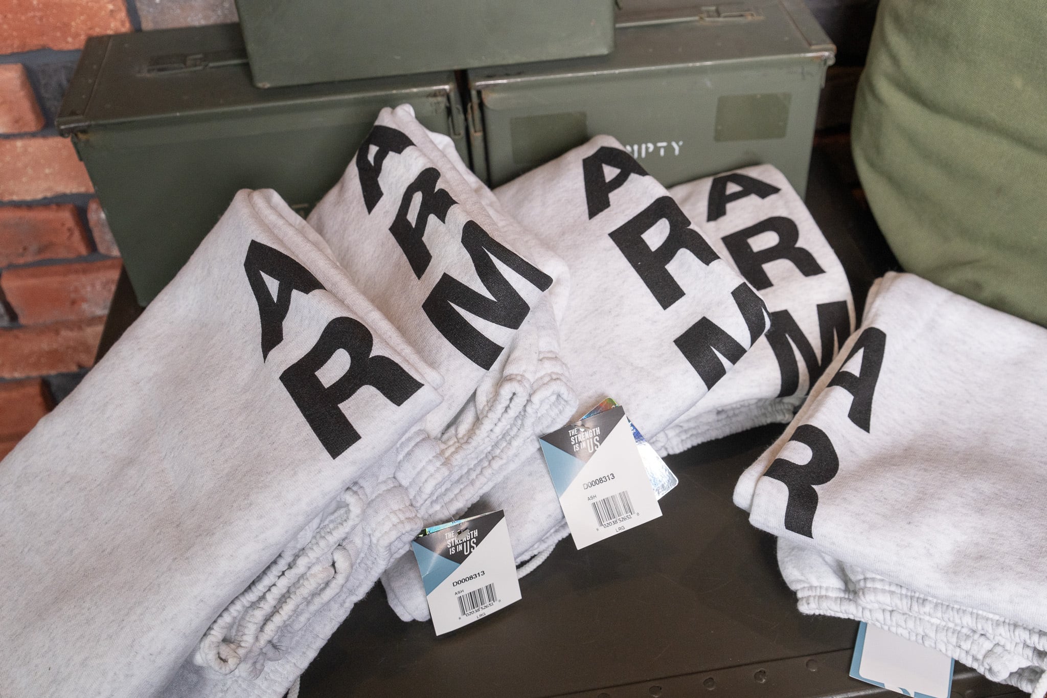 DEADSTOCK】U.S. Army Sweat Pants by SOFFE アメリカ陸軍 ソフィー社