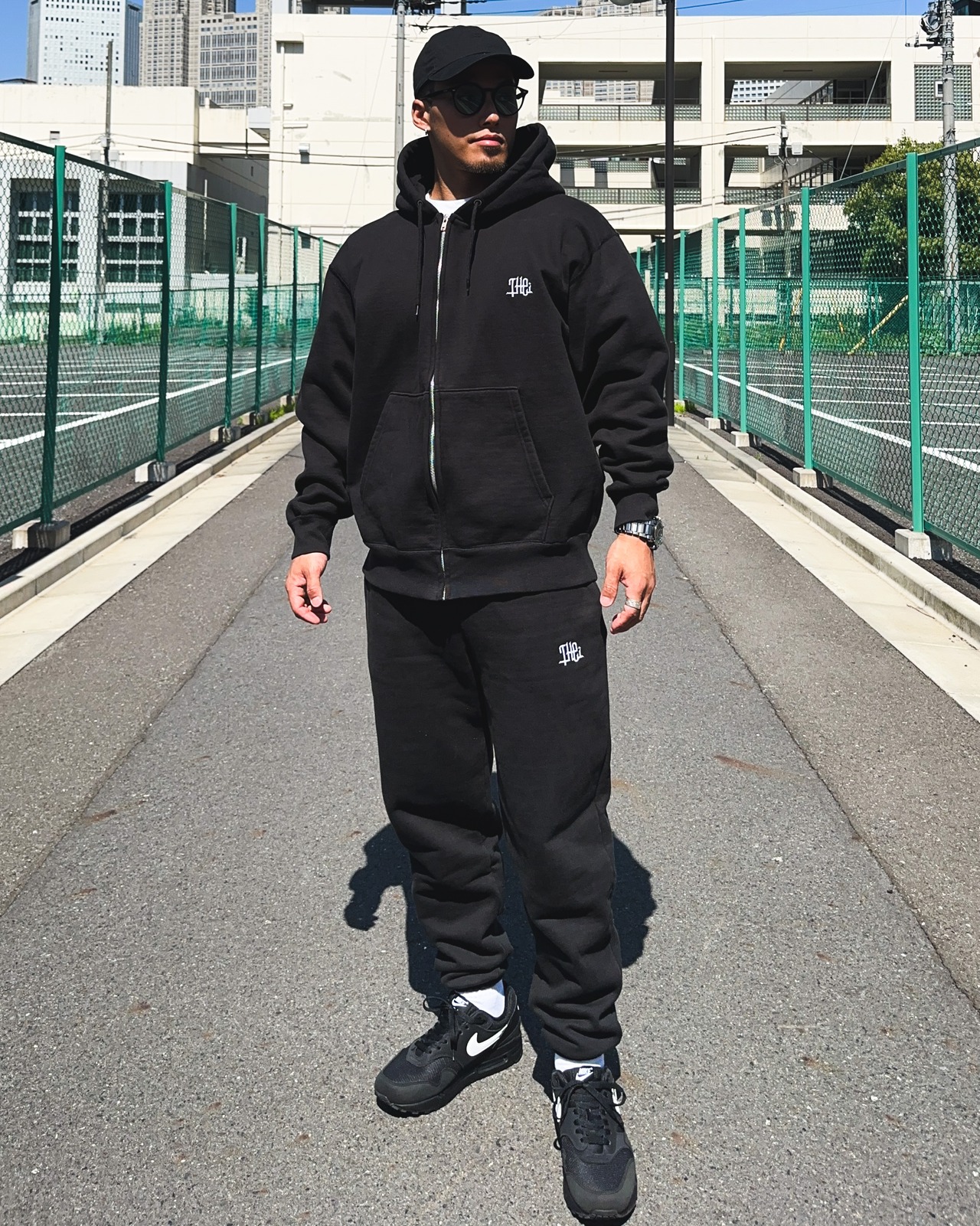 ARABIC ONE POINT HEAVY WEIGHT ZIP UP SWEAT HOODIE - BLACK