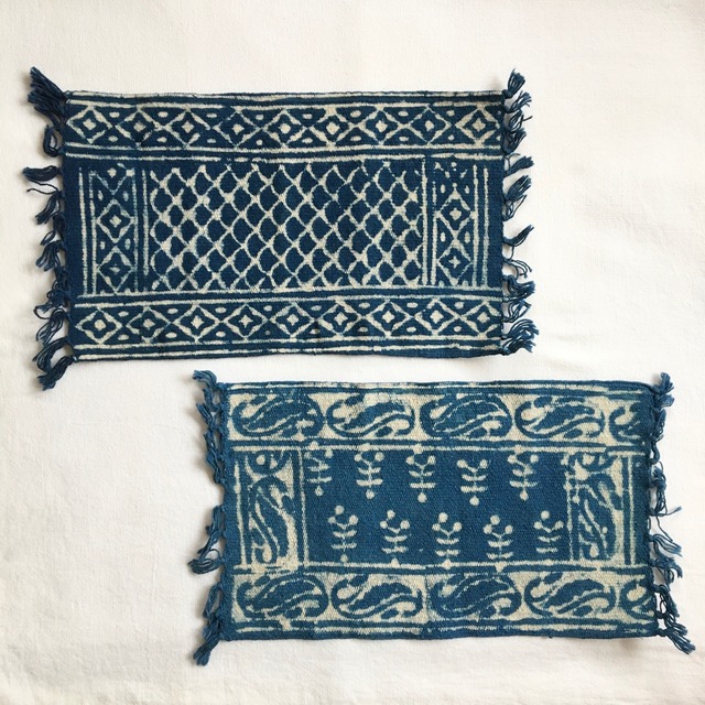 Indigo tie-dye mini mat