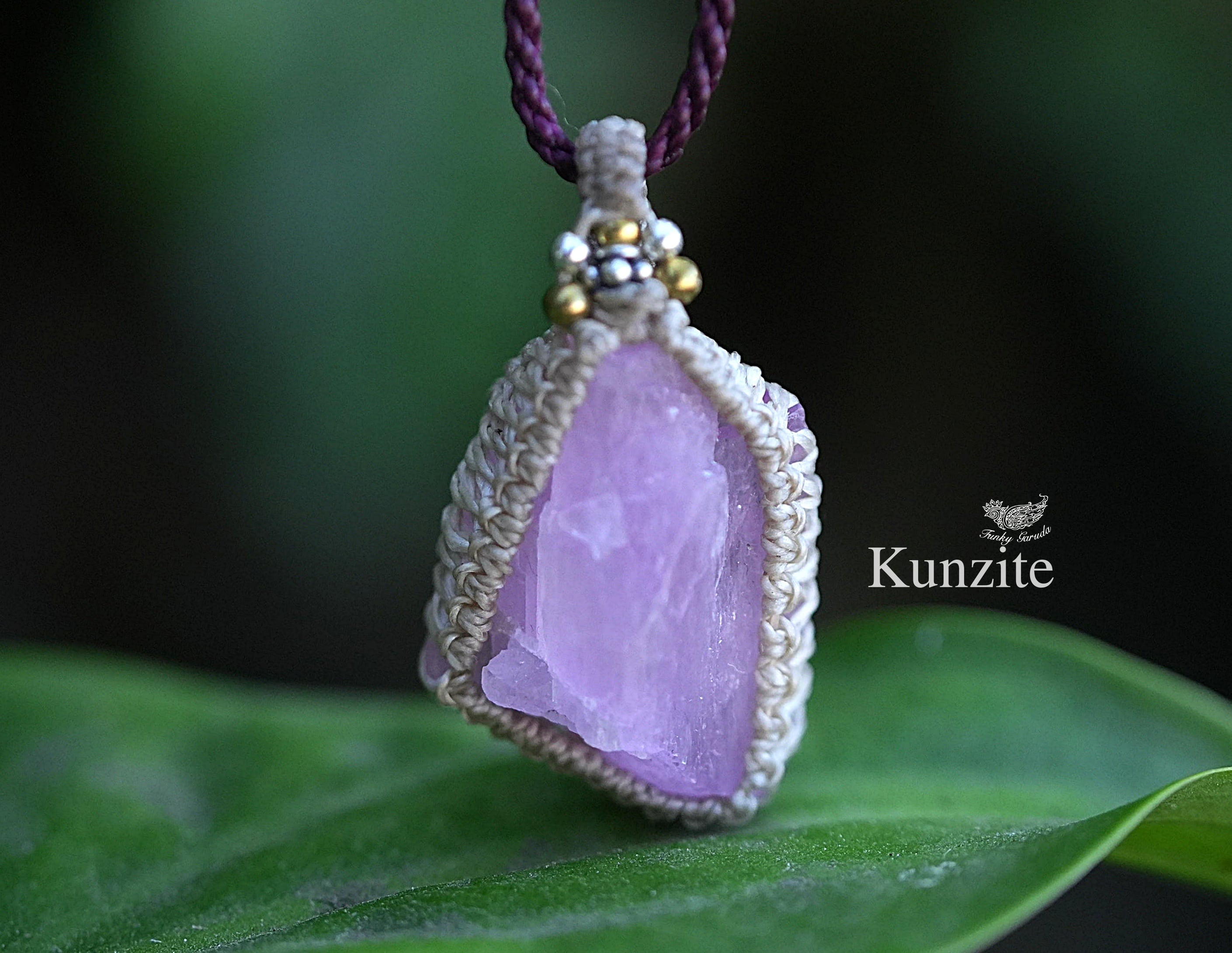 春の深いピンク★Kunzite原石 マクラメネックレス1521