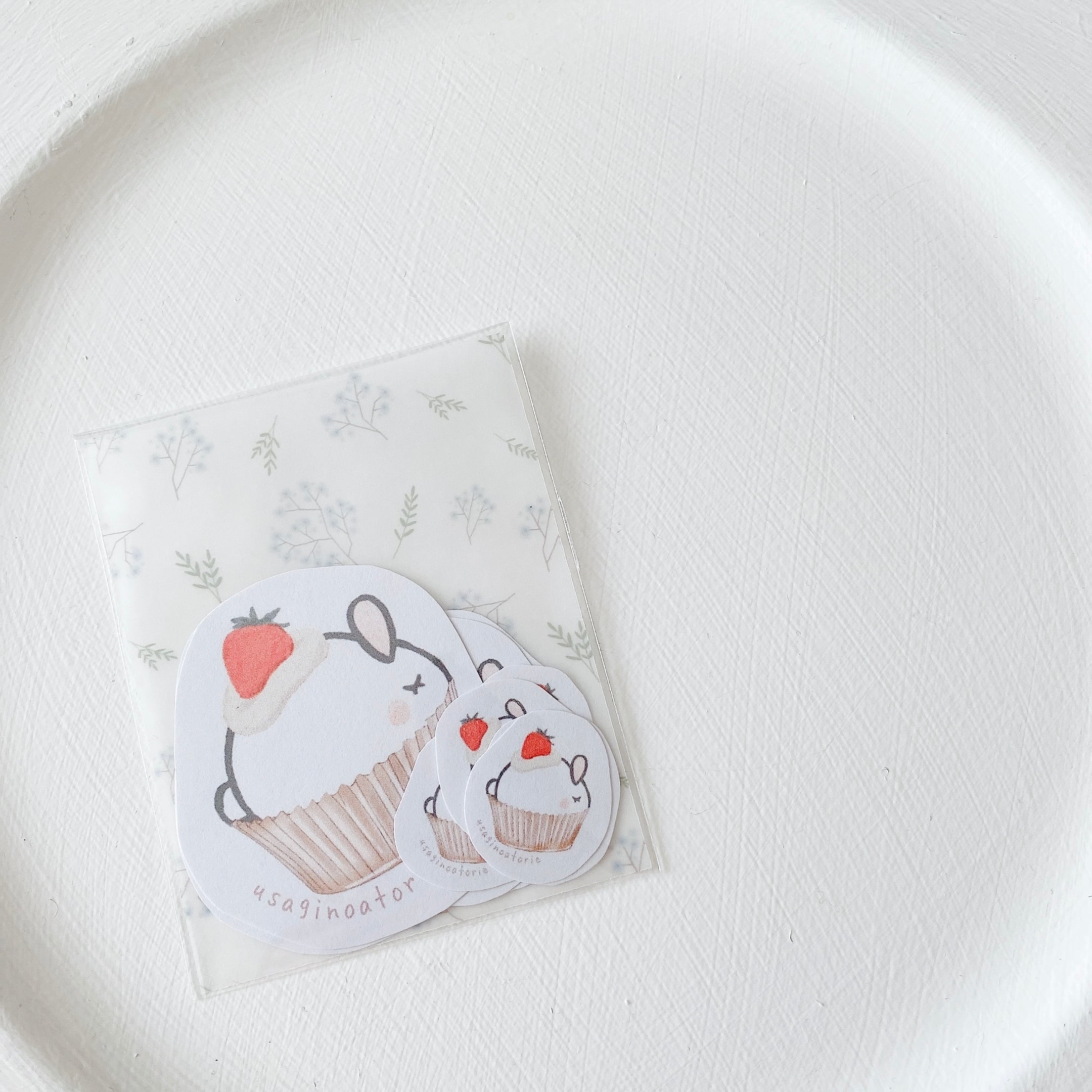 【フレークシール】小・中・大の合計10枚セット☆カップケーキウサギさん