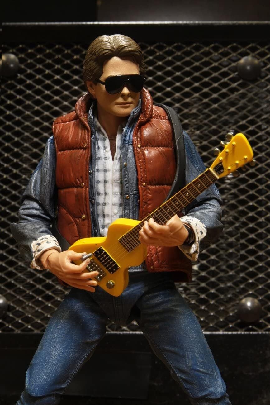 NECA バック・トゥ・ザ・フューチャーII アルティメット マーティマクフライ Amazon.com: Marty NECA Back to The Future 7” Scale Action Figure