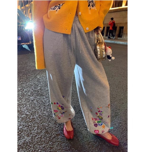 printed fleece-lined gray jogger pants 〈p101736〉