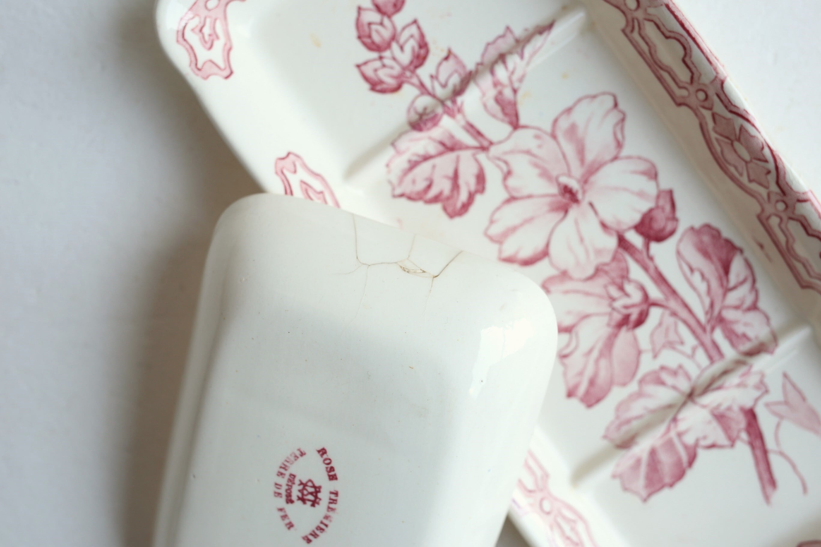 フランス アンティーク クレイユモントロー 『ROSE TRÉMIÉRE』 トレイ2