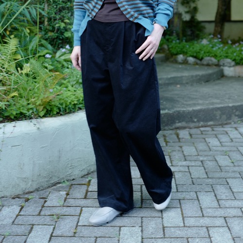 U PHORICA │STRECH MOLESKIN WIDE PANTS（navy, light green）