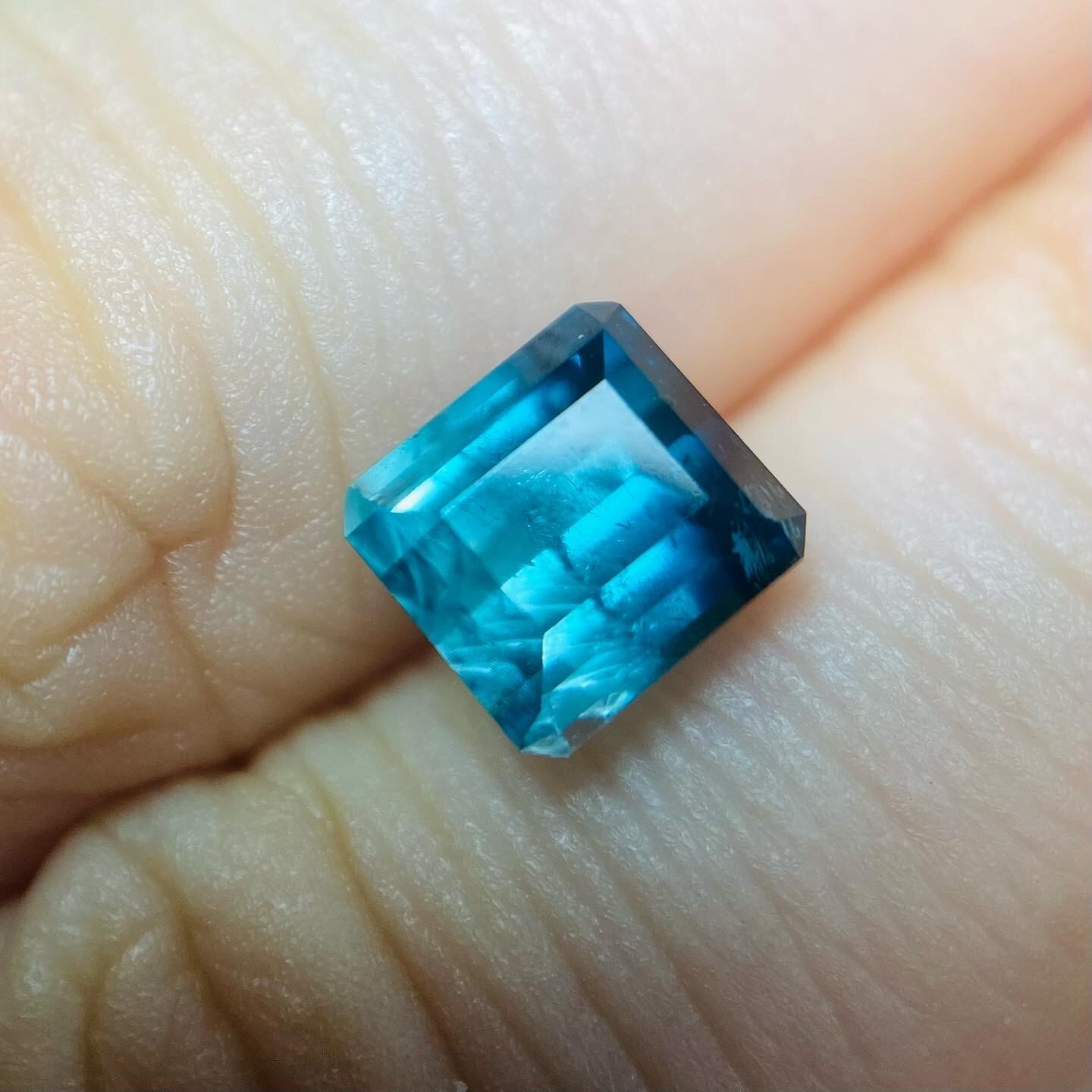 ハワイアンなバイカラートルマリン