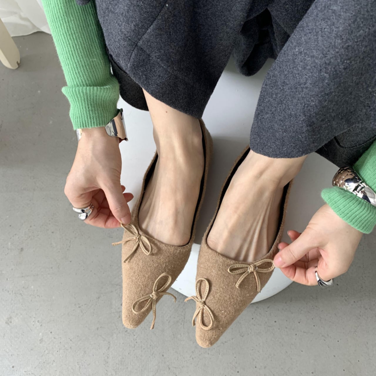 Ribbon-trimmed pointed toe flat shoes《3colors》 00057