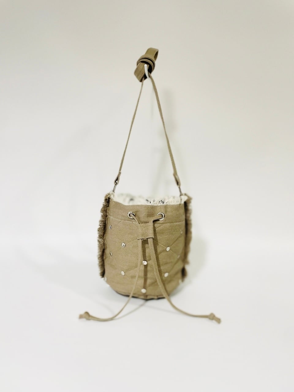 【スタッズ使いキルティングバケツバッグM】/1B1224