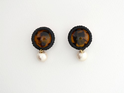 Wrapped Beads Pearl Earrings / Amber×Black (イヤリング/ピアス)