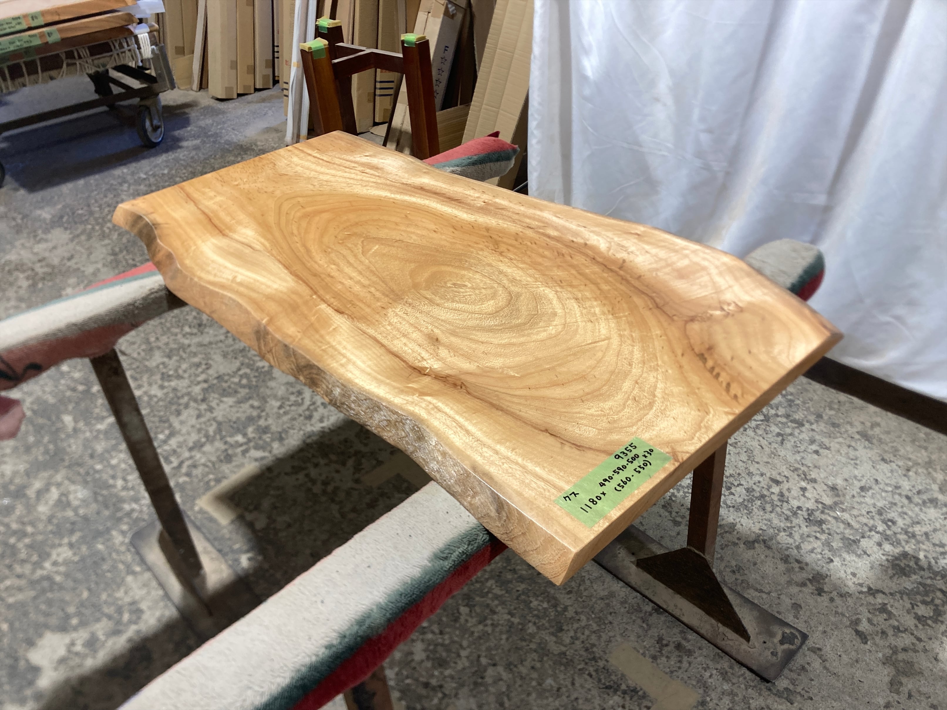 ローテーブル | 銘木無垢材一枚板の来宝綜合銘木工業株式会社