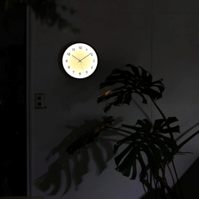 LUNA・PLENA　ルナプレーナウォールクロック　壁掛け時計　オシャレ　時計　LED　センサーライト