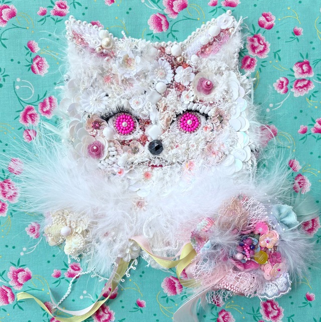 ビーズ刺繍（額装） Framed Bead Embroidery "Miaou Miaou..Blue/Pink.."