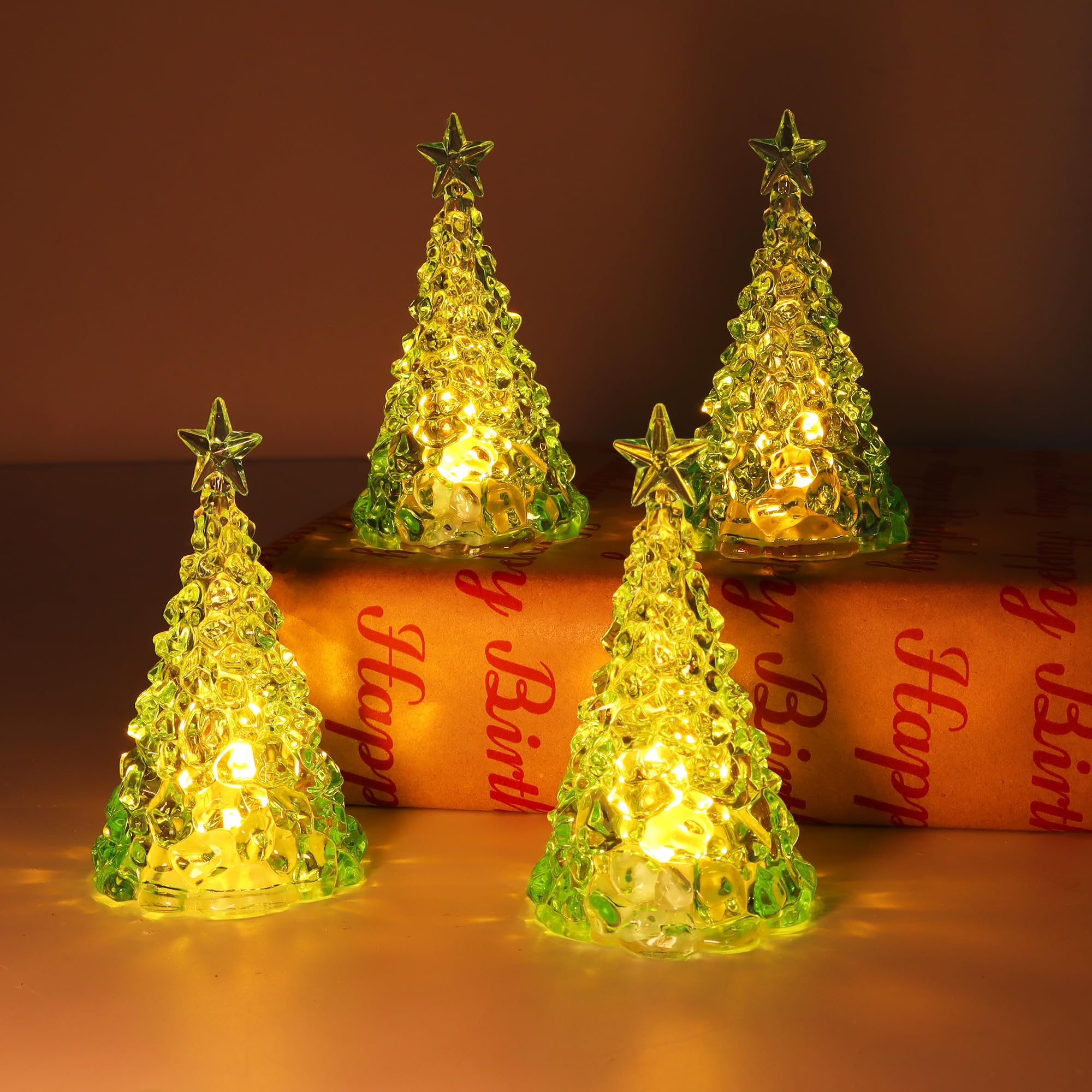 【特価処分】DERAYEE クリスマス ミニツリー 飾り 置物 LED 卓上 4個 電池付き 光る 電飾 室内 インテリア プレゼント 撮影 おしゃれ かわいい ミニ ツリー (グリーンイエローランプ 4個 5.6x10.4cm)