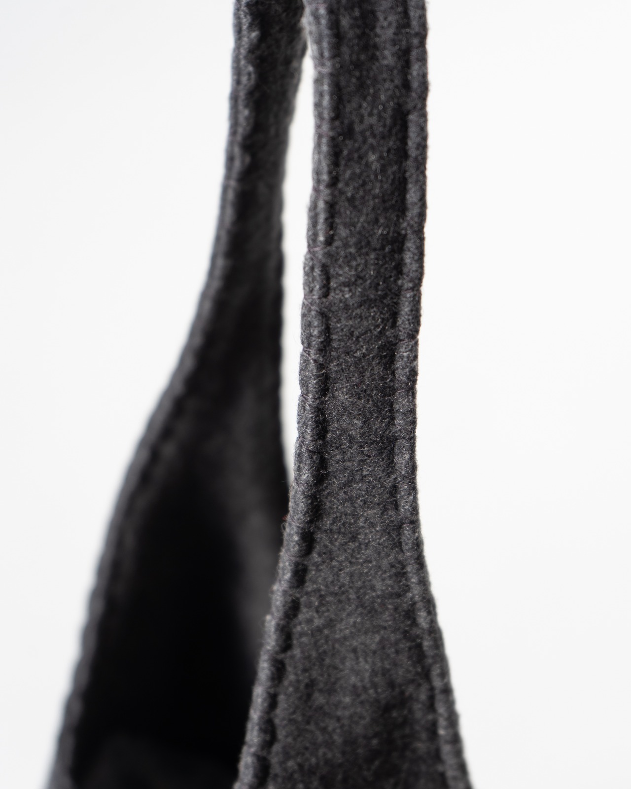 〈miu miu〉Felt Bag