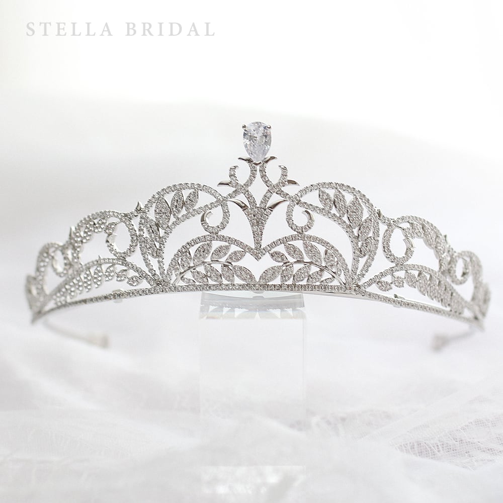 キュービックジルコニア ウェディングティアラ Kalen - カレン II | STELLA BRIDAL -  オシャレ花嫁さま御用達ウェディングアクセサリーショップ ＜ステラブライダル＞