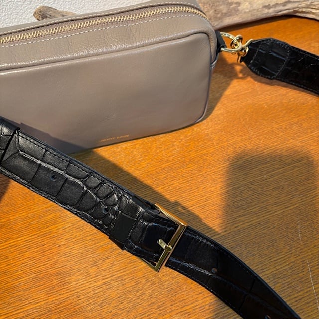 BARDOT ROSE 再入荷!ベルトがポイント◎ショルダーバッグ