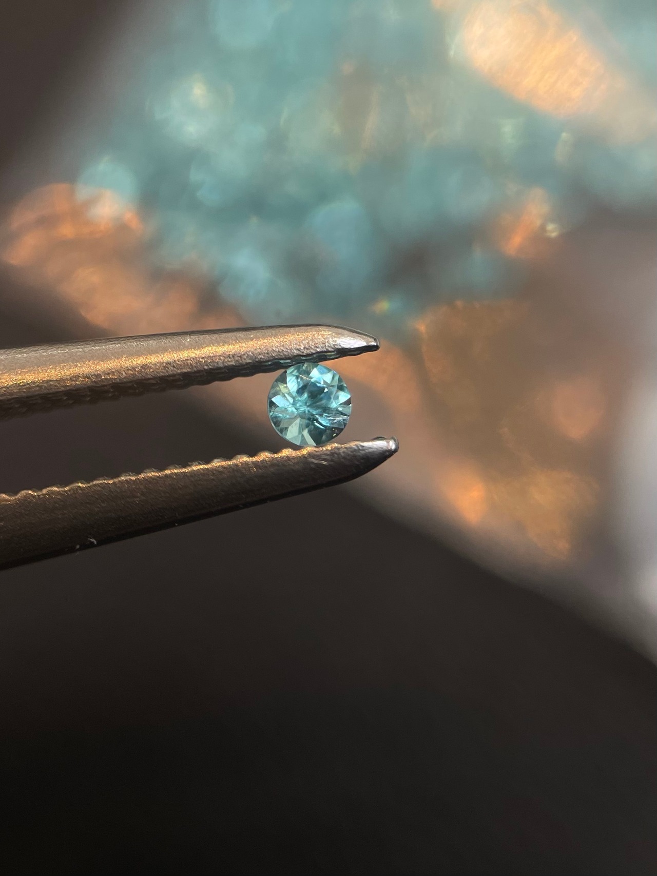 パライバトルマリン 1.9mm, 約0.027ct, ブラジル産