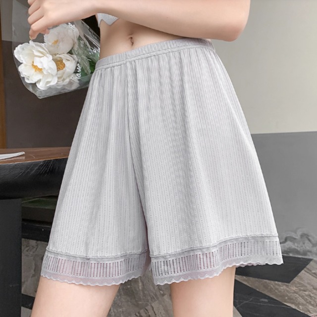 【送料無料】 パジャマ 4色 パンツ ボトム ショートパンツ インナー ペチコート Aライン フレア 伸縮性 ウエストゴム レース 薄手生地 エレガント 可愛い 大人可愛い きれいめ シンプル カジュアル シック コンサバ 華やか 大人 上品 おしゃれ お洒落 主役級 こなれ感 高見え 高級感 フェミニン ガーリー ラグジュアリー 無地 オールシーズン シーズンレス レディース 女性用 ママ 30代 40代 部屋着 普段使い ファッション 楽ちん 体型カバー 垢抜け 美脚 脚長 定番 リラックスタイム