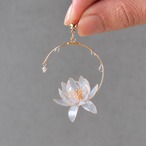 初夏を彩る睡蓮 | Lilly earrings