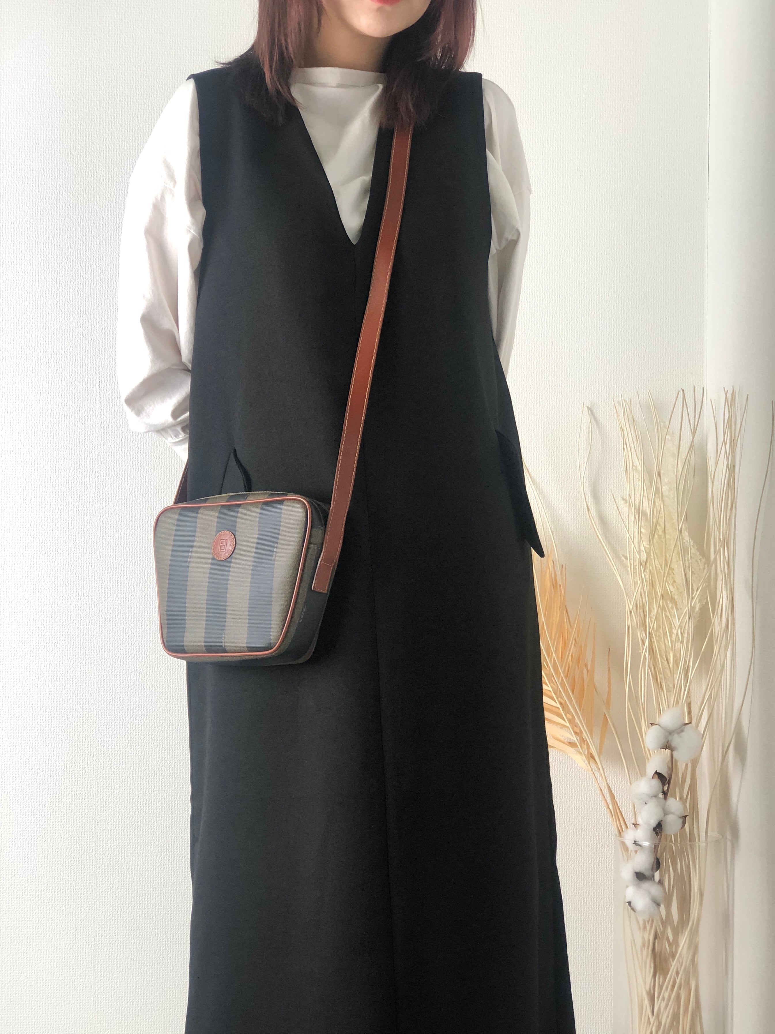 日本直送 名牌中古包 】FENDI フェンディ ぺカン FFロゴ PVC レザー