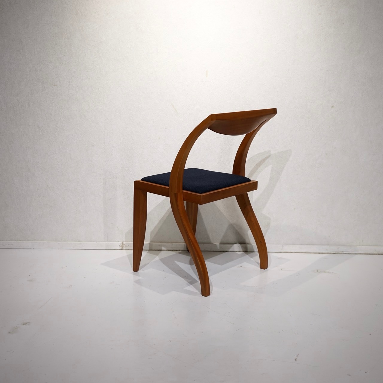 ACTUS アクタス porada ポラダ ARLEKIN アーレキン ダイニングチェア アームレス チェア 椅子 ファブリック チェリー材 イタリア製 ヴィンテージ ミッドセンチュリー ラグジュアリー