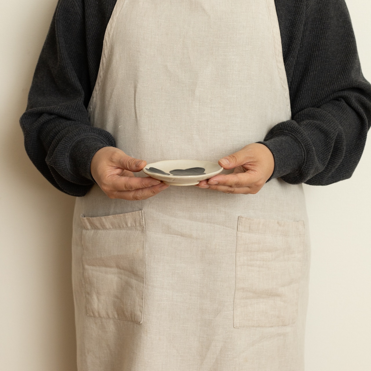 Monotone Small Plate