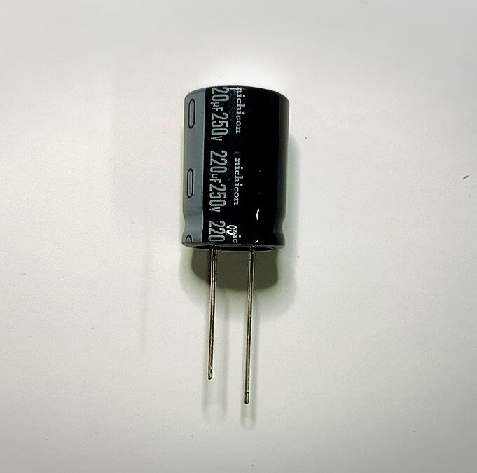 UVR2E221MRD6 ニチコン 250V220μF 電解コンデンサー | KSLshop
