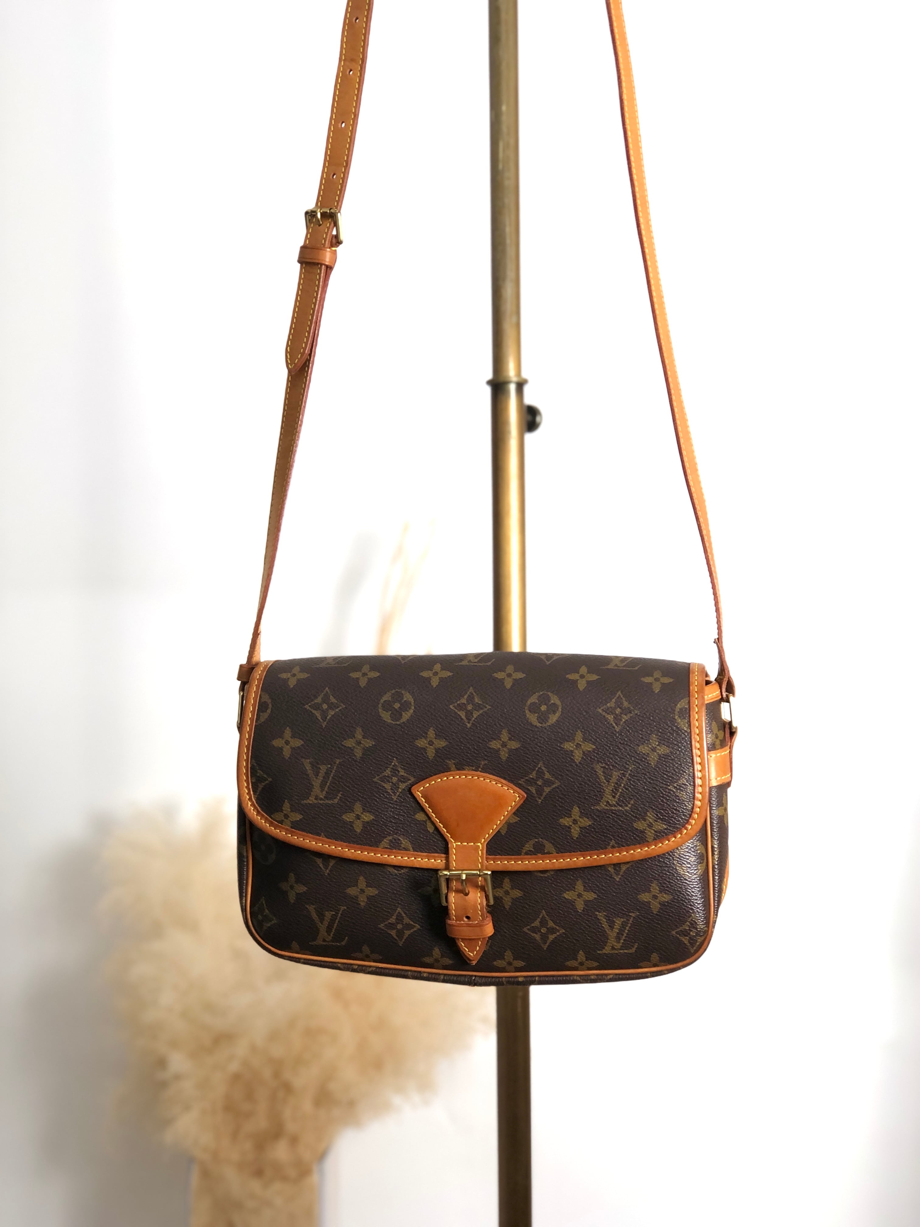 LOUIS VUITTON ルイヴィトン ソローニュ モノグラム ショルダーバッグ ブラウン フロントバックル レザー vintage ヴィンテージ オールド ijy8tn