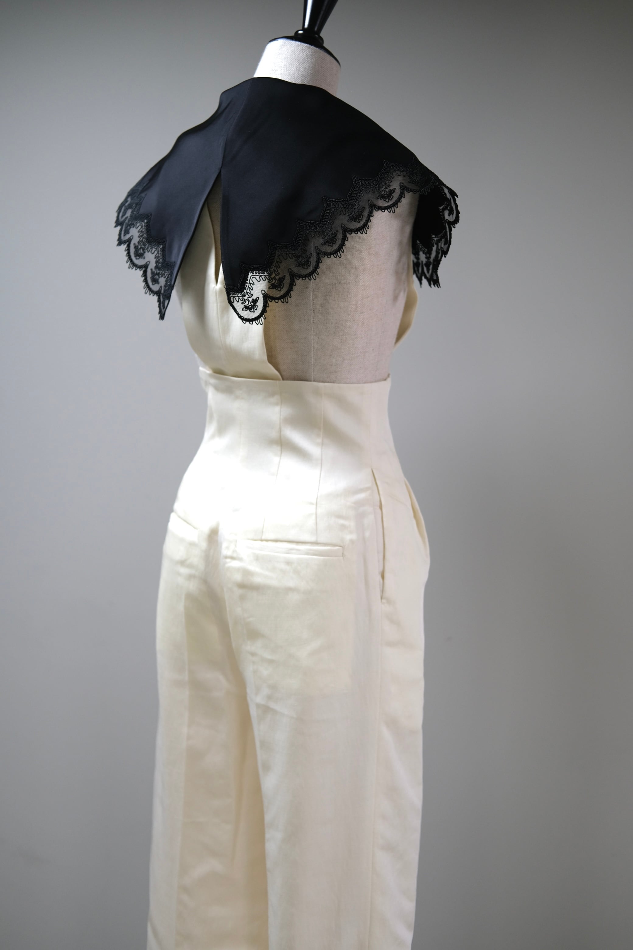 FETICO】EMBROIDERY COLLAR JUMPSUIT - white | loop