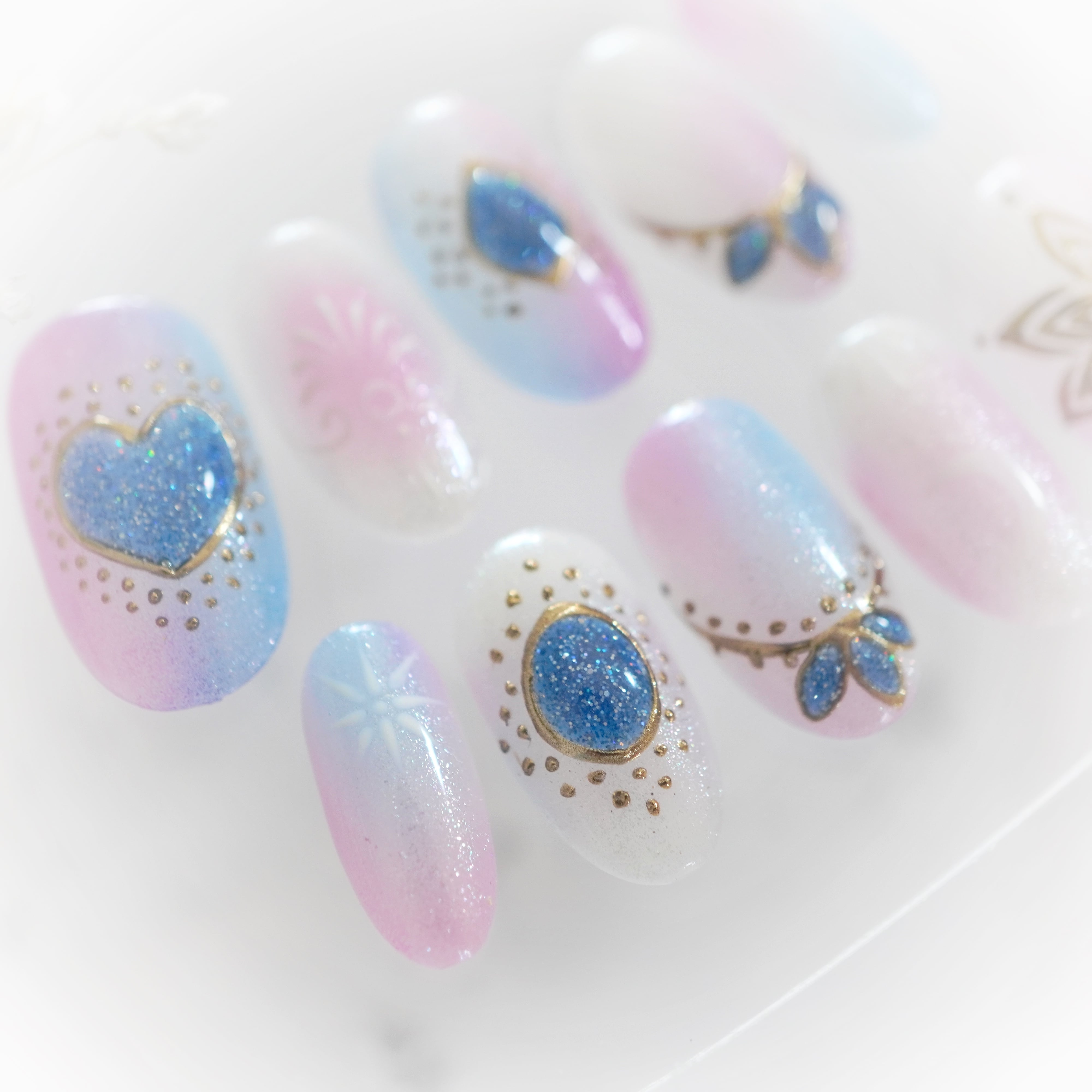 601】ミディアム オーバル／XY170 繰り返し使えるネイルチップ | 指先