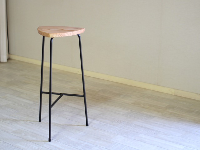 三角スツール【大】杉　アイアン　椅子