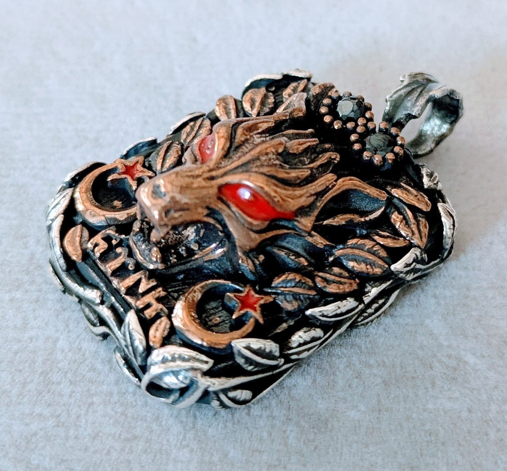 ＊NEW＊ トルコ製 ハンドメイド 天然石 ペンダントトップ シルバー925猫 NEW＊トルコ製 ハンドメイド ペンダントトップシルバー925（オオカミ
