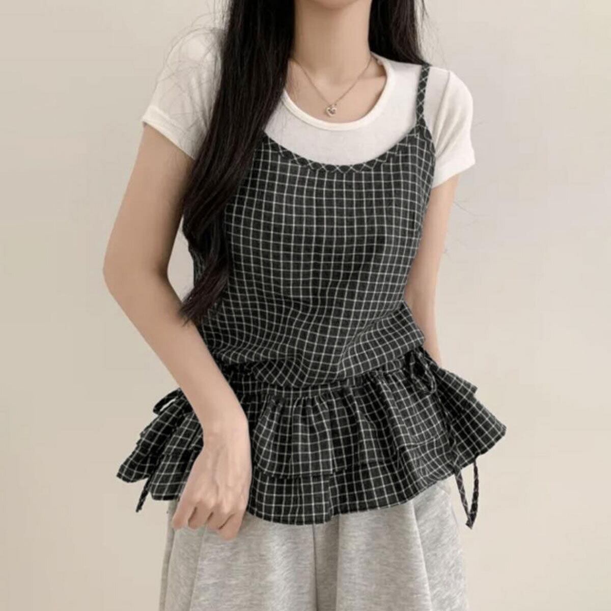 ペプラム キャミソール チェック柄 フリル レディース 春夏 韓国 ティアード ビスチェ きれいめ 大人 かわいい フェミニン ガーリー サイドリボン レイヤード 重ね着 ギャザーフリル 大人可愛い 大人女子