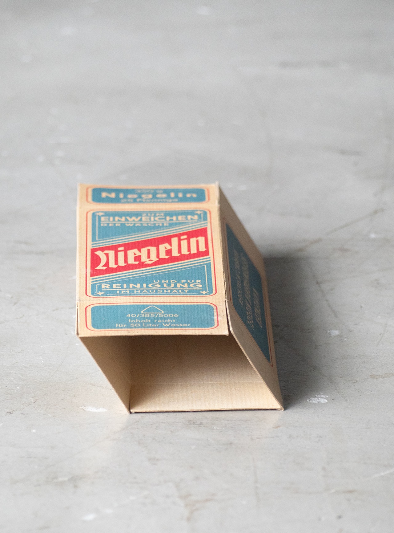 "Niegelin" 1960s Paper package