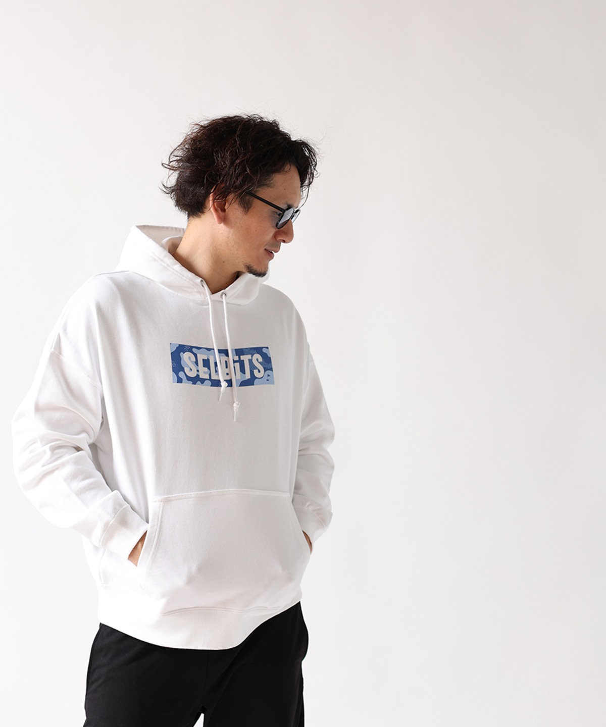 LOGO BLUE CAMOUFLAGE PARKA ”white” / 迷彩ロゴパーカー | SELBITS 