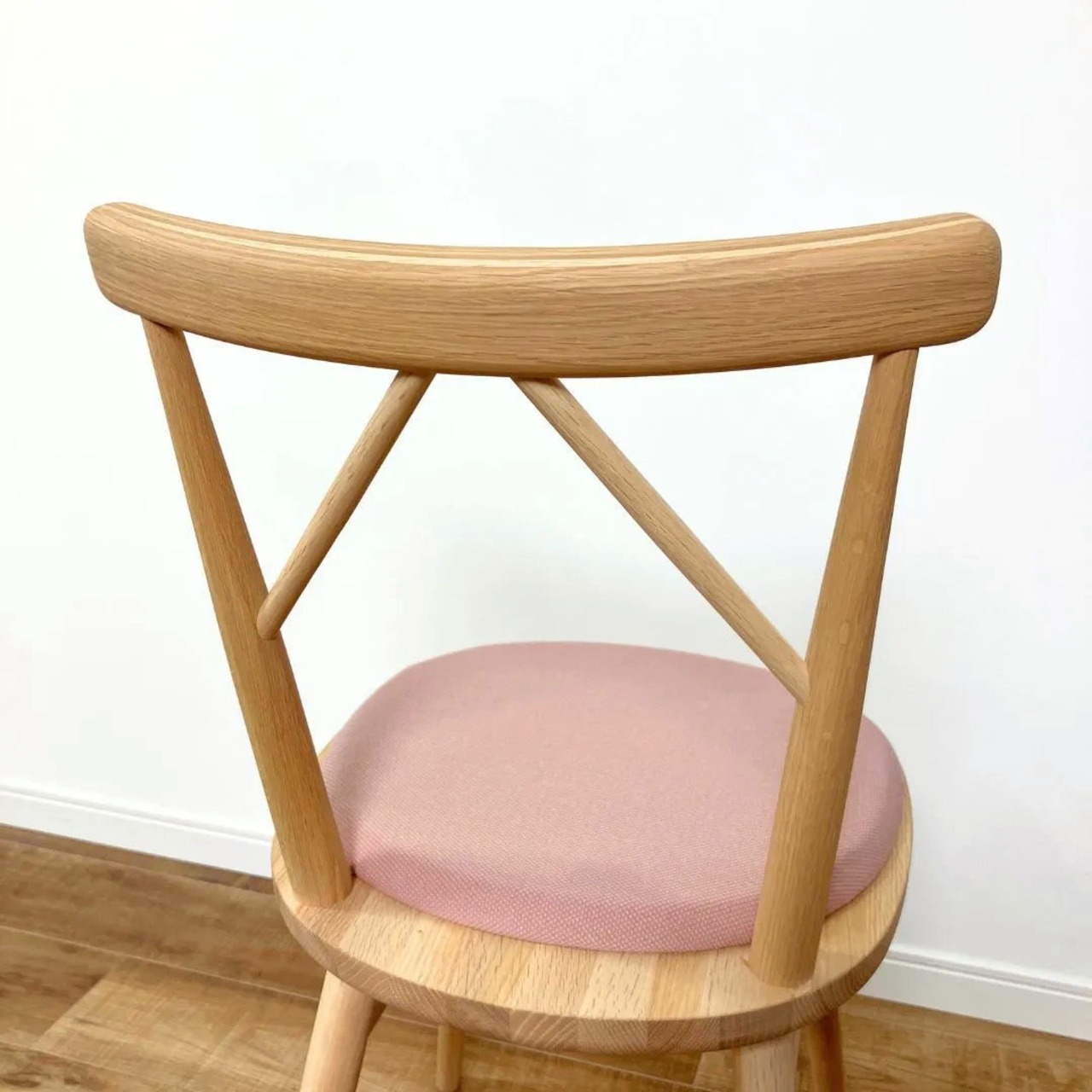 karimoku CONTRACT omi Armless Chair PURE OAK カリモク コントラクト ダイニングチェア ピンク ナラ ピュアオーク【中古】【200サイズ】