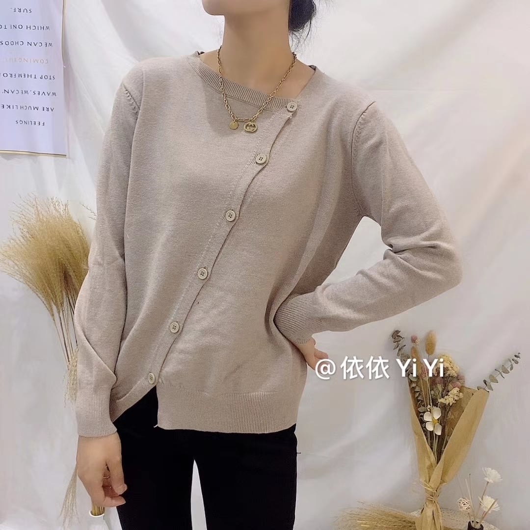 斜めボタン ニットカーディガン AJ111-673 | AYATORI CONNECT