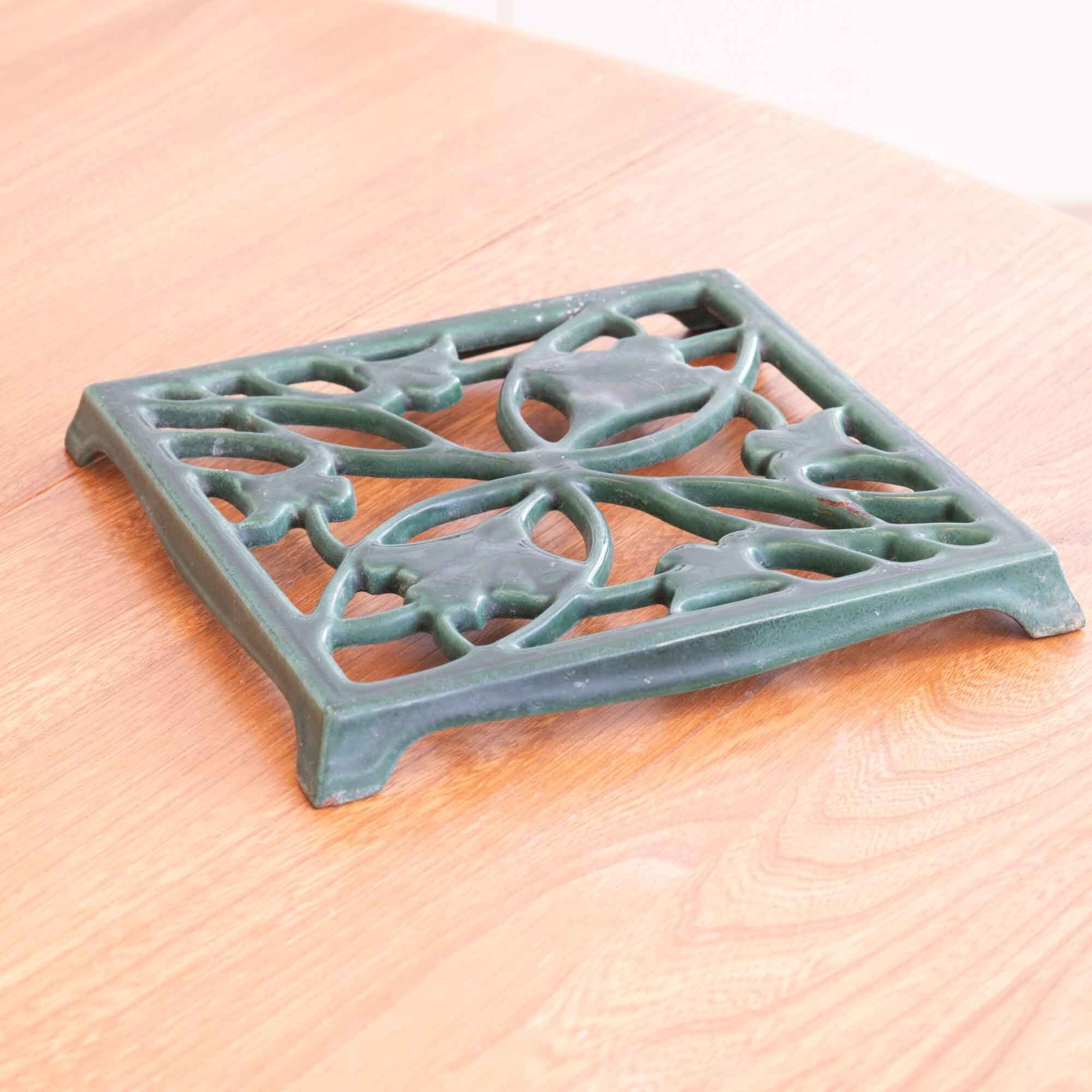 鍋敷き アイアントリペット THE GREENHOUSE製 新品ではありません。