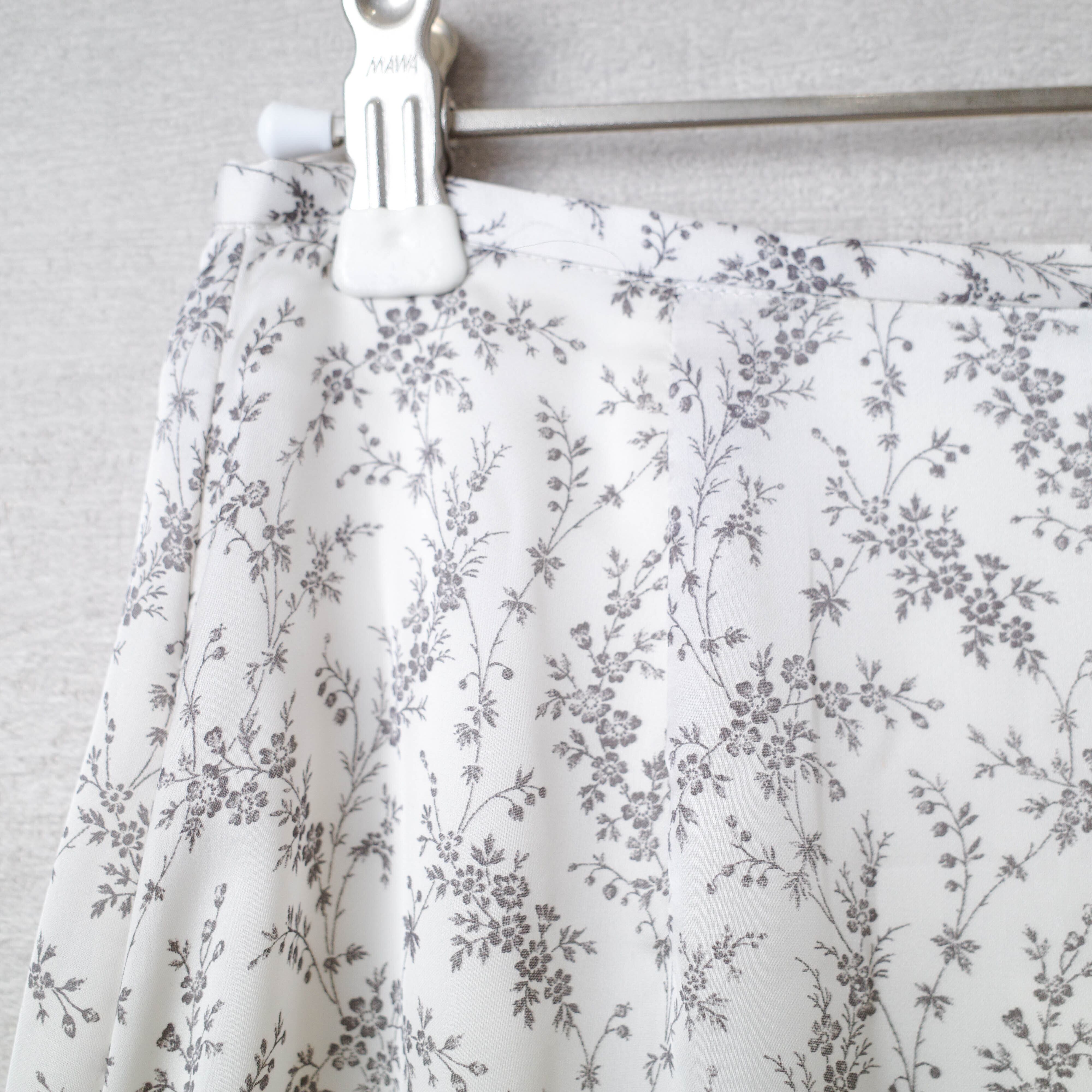 [NEW] CLANE	FLOWER FRILL SKIRT 16109-6001 WHITE