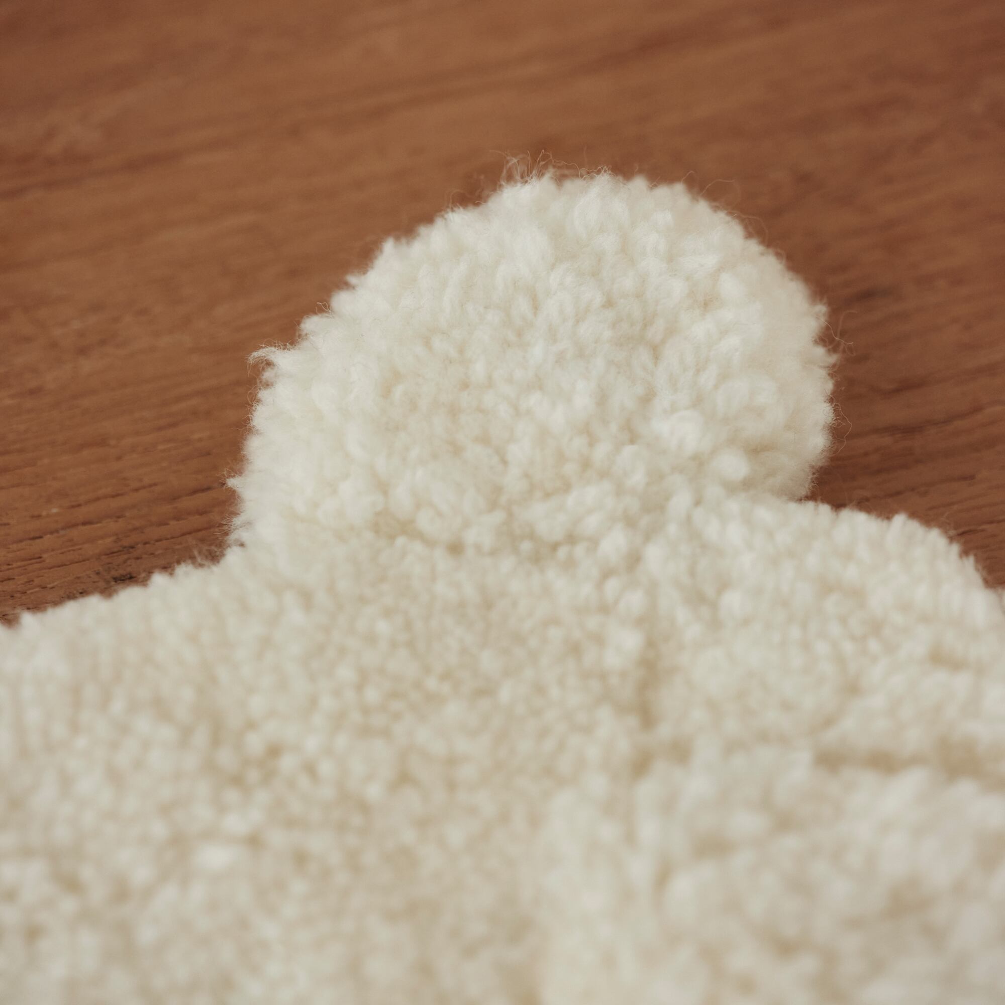 Somi Style Rugs Mini Rug/Cat(White) | Atelier Somi