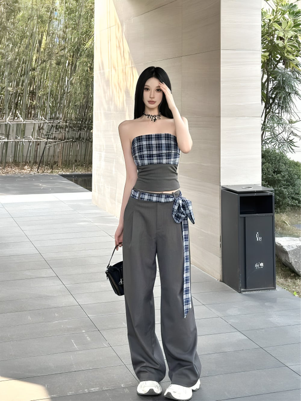 リッチネイビーチェックチューブトップ＋コードベルトパンツ